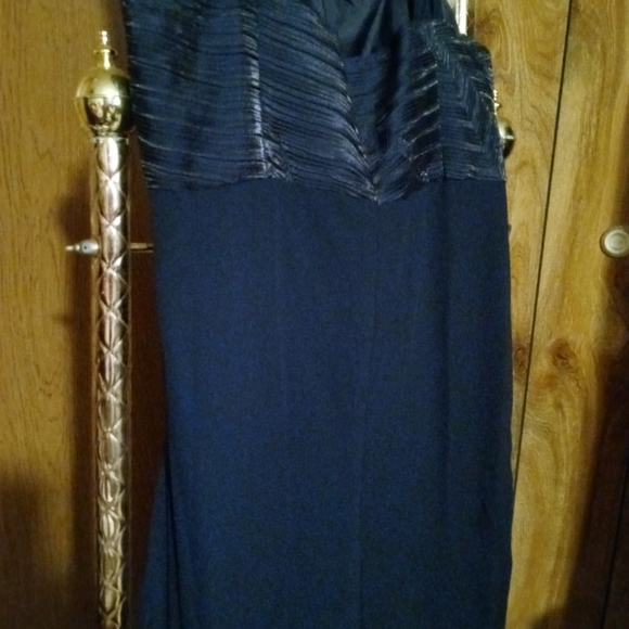 Black Formal - Picture 5 of 5